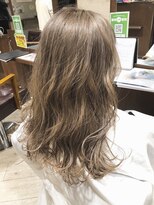 リー ヴィータ 上新庄(Lee Vita)&nbsp;ミルクティーベージュ×ゆるふわロング