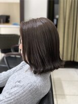 切りっぱなし×グレージュカラー