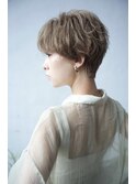 小顔可愛いハンサムショート×グレージュカラーで上品&好感度m1