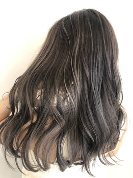 エヌプラス(N+) 黒髪グラデヘアーオリーブグレー小顔に見せるヘアココアベージュ