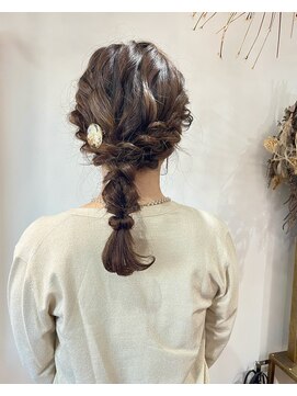 メール(Mer...) お呼ばれ編みおろしヘア♪