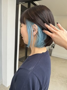 ナンバー(number+) 20代30代40代小顔カットインナーカラー透け感水色