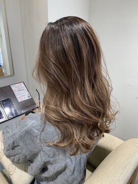 ブティック(boutique) ミディアムバレイヤージュ！misaki