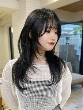 エイン(EYN) ダークグレージュ×レイヤーカット/ハイレイヤー/暗髪