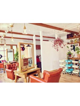 《年齢問わず通いやすい♪》カラー/パーマ/最旬スタイルもお任せ！的確なアドバイスでなりたいスタイルへ！