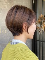 メゾン アヴァロ(Maison Avallo)&nbsp;くびれシルエットの前下がりショート