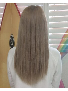 アンククロス 那覇店 透け感抜群ホワイトヘアー