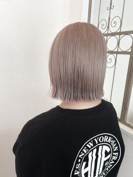 リアン 熊谷本店(Rien) ホワイトベージュ×ボブ