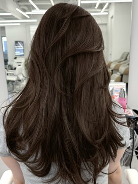 アマトウキョウスマートサロン(AMA TOKYO×Smart Salon) ヘーゼルベージュ　ブリーチなし　レイヤーカット　海外風