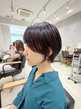 ビブ(VIV) 大人美人丸みショートボブ白髪ぼかしハイライト川崎20代30代40代