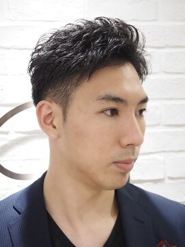 ヨシザワインク プレミアム 横浜 桜木町店(YOSHIZAWA Inc. PREMIUM) 黒髪ツーブロックショート/爽やかビジネスアップバングスタイル