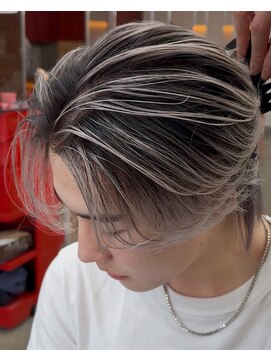 テンバイリップスヘアー(TEN by LIPPS hair) 大人かっこいいシルバーグレーバレイヤージュセンターパート