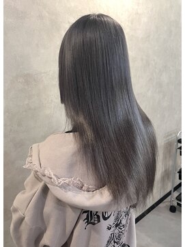 ブローチ(Brooch) アッシュグレー