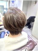 ショートボブ