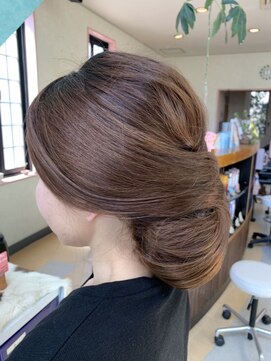 ウィット アンド ラファム Wit &La Famme 和装のシニヨンを艶感で包んで