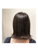【シルバーベージュの外ハネボブ」