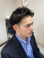 ディスイズバーバーサード(THIS IS BARBER 3rd)&nbsp;アップバング　黒髪　ビジネス　ツーブロック　20代/30代