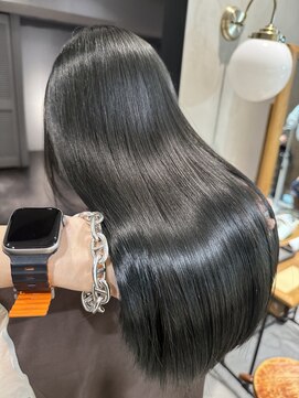 メゾンドムニ 恵比寿(Maison de MUNi) 髪質改善ストレート