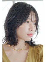 モコ(MOCO)&nbsp;顔まわりのくびれ・ハネ感がスタイリッシュ