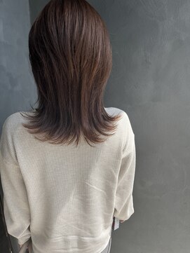 ラ カルモ(LA CALMO) ミディアムレイヤーカット/ベージュカラー