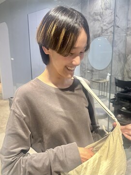 ビーヒアナウ 金沢県庁店(BE HERE NOW) 【個性派デザインショート】