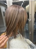透明感グレージュ