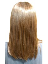 マド&nbsp;自然なツヤストレート