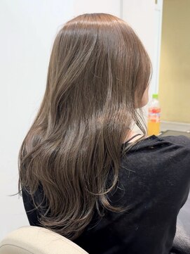 エレノア 立川北口(Eleanor) 秋にぴったりのヘアカラー【オリーブベージュ】