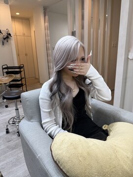 ホワイトにインナー黒