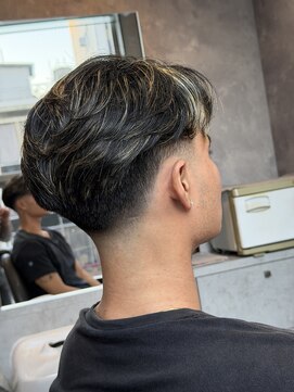 メグロバーバーショップロッポンギ 目黒六(MEGURO BARBER SHOP 6PPONGI) ハイライトメッシュ/Highlight mesh