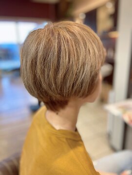 エムウィッシュ(M Wish) ハイトーンショートマッシュ/丸みショート/ミルクティーベージュ