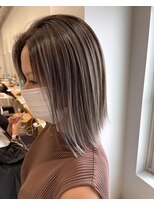 アヴァンス 京橋店(AVANCE)&nbsp;大人かわいいホワイトグレージュ/ボブヘアミディアム@京橋