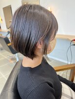 セラ(SERA)&nbsp;大人可愛い前下がりゆったりショートボブ