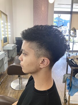 コワファースト 別府 骨格修正フェードカット