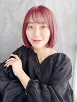 ローブロワ(L'Aube roi)&nbsp;ツヤ感ピンクが可愛い！まとまりのある切りっぱなしボブ