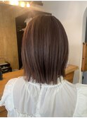 くすみ系ピンクパッツンボブ
