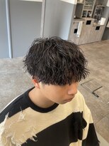 ノイセル 西本町(Noisyle) ブルーブラックフェザーパーマ刈り上げセンターパートy