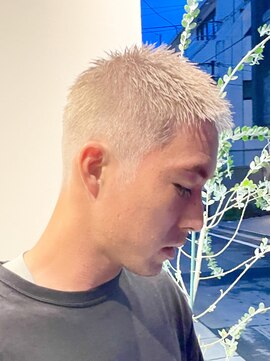 オルセン(OLSEN) ブロンド/ボウズ/ベリーショート