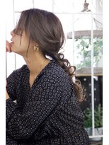 ソース 茶屋町(SOURCE)&nbsp;お呼ばれに♪編みおろしローポニーアレンジ