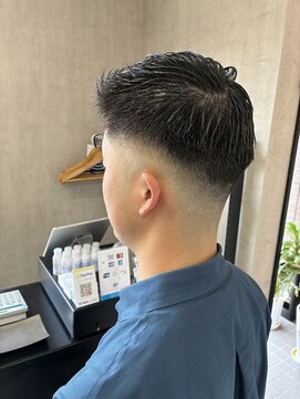 トリコ(ToricO) フェードカット　刈り上げショート　短髪　メンズおしゃれヘア