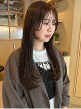 《第一印象が決まる！小顔に○顔まわりのカットにこだわり褒められヘアーに》