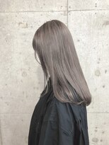 サクラ オモテサンドウ(SAKURA) 大人かわいい透明感カーキグレージュ/ブリーチありダブルカラー