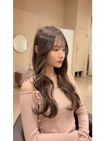 エリス ナンバ(Eliss Namba)&nbsp;くびれヘア×オリーブグレージュ☆