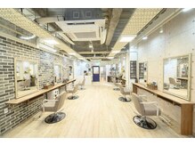 ラティオム 栄 久屋大通(RATIE HOMME)の雰囲気（店内は落ち着いた雰囲気で居心地のいい空間のフロア♪/メンズ）