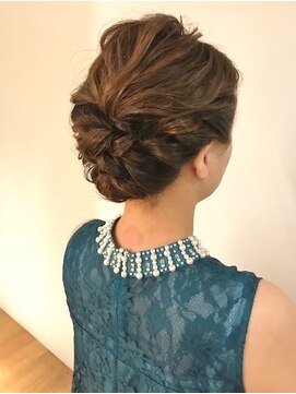 クロ(KURO.) 大きめ編み込みアップ