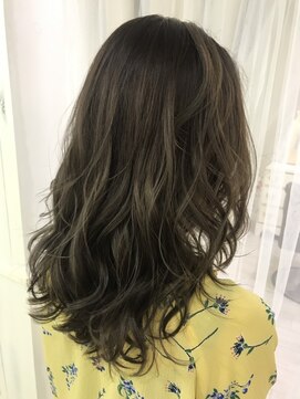 ヘアアンドメイクグラチア(HAIR and MAKE GRATIAE) ミックスカラー☆マッドアッシュグレージュ♪