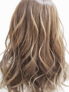 アットウィルヘアー(at will hair) ベージュハイライトカラー/成田/ベージュカラー/ふわミディ