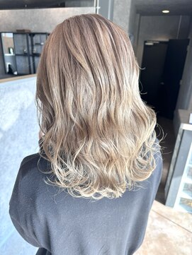 インク(ink) ホワイトベージュ