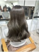 くすみすぎないグレージュ