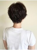 癖毛を活かしたショートスタイル/アッシュブラック